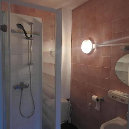 Opaloriental Hotell 2*
